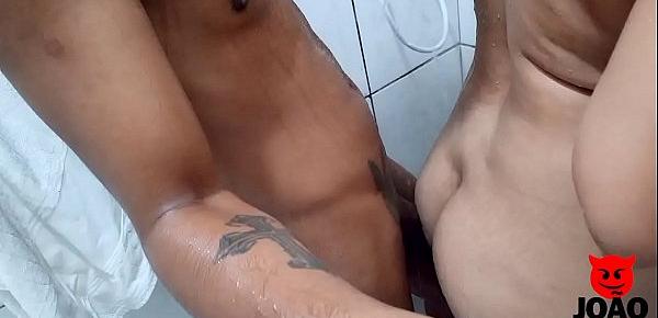  Tomando banho com a Paulista Gostosa - Joao O Safado ( Completo Sexo no Red )